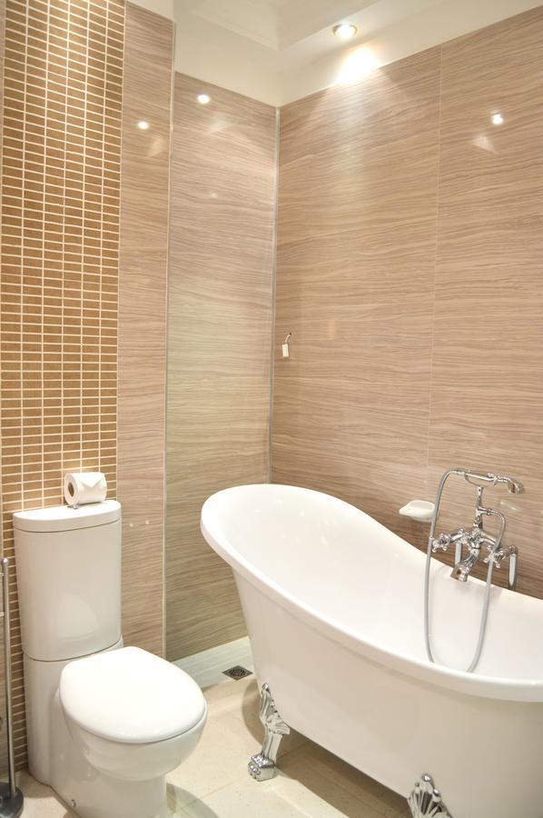 Leon Hotel Киншаса Екстериор снимка