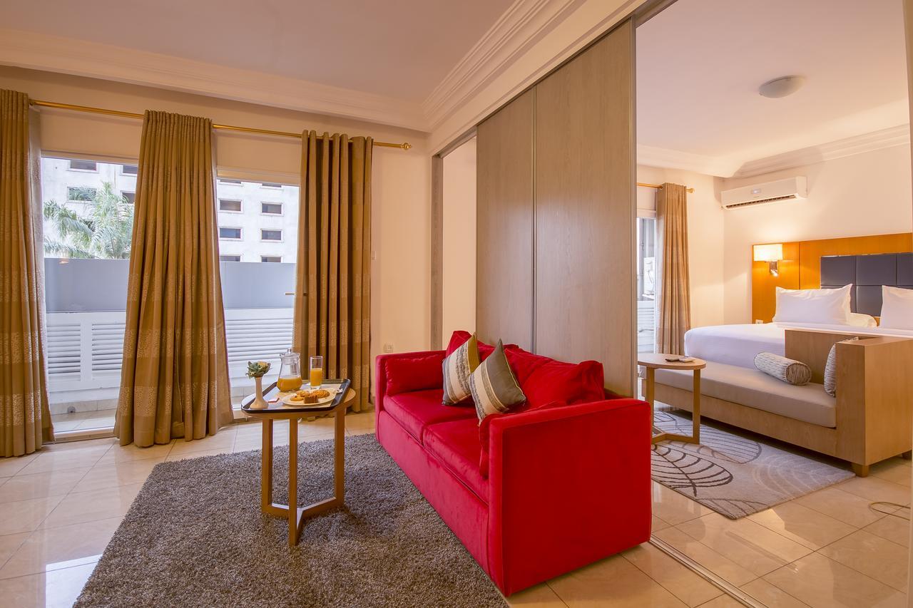 Leon Hotel Киншаса Екстериор снимка