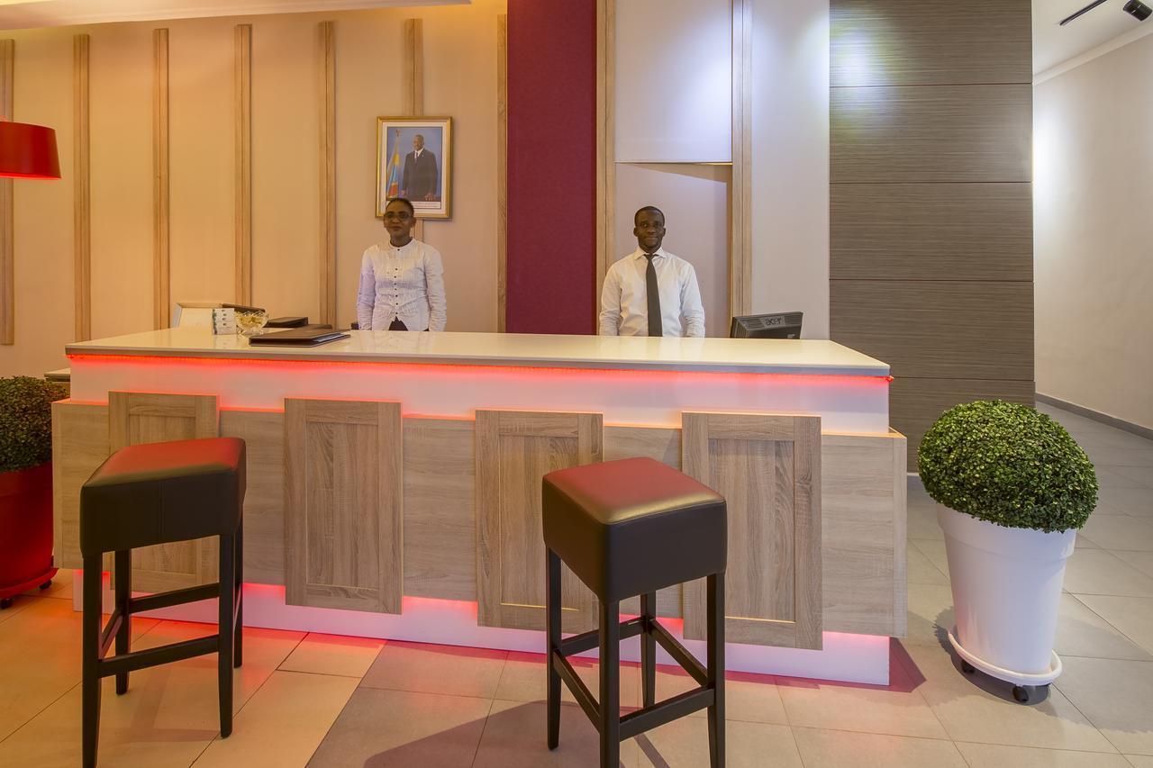 Leon Hotel Киншаса Екстериор снимка