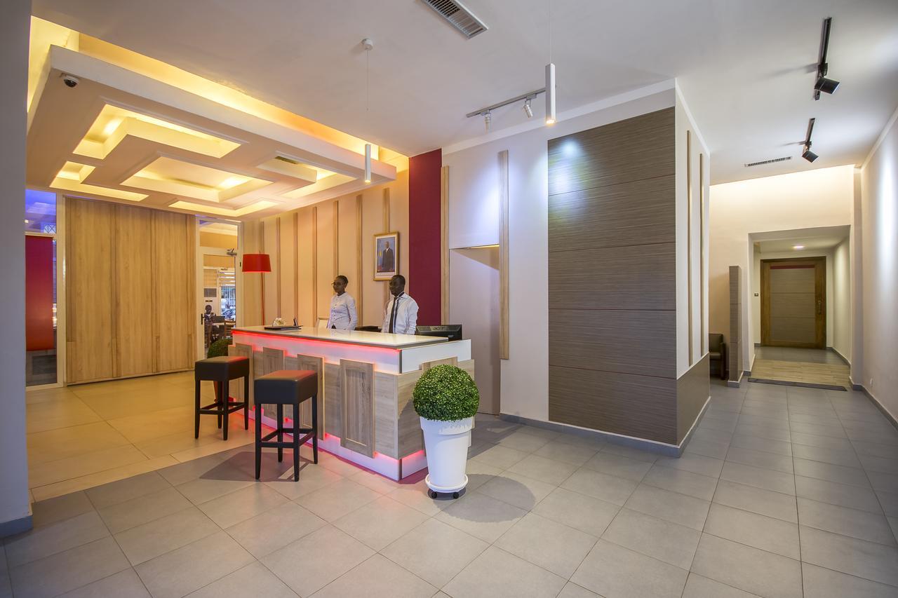 Leon Hotel Киншаса Екстериор снимка